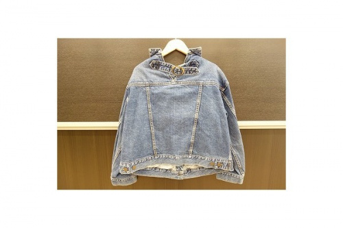 デニムジャケットのレディース