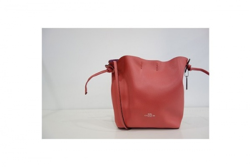 ラグジュアリーブランドのcoach