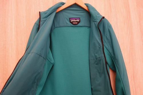 ナノエアライトハイブリッドジャケットのメンズ