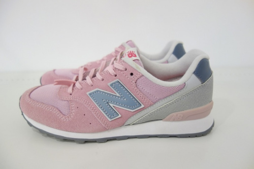 ニューバランスのWR996GH