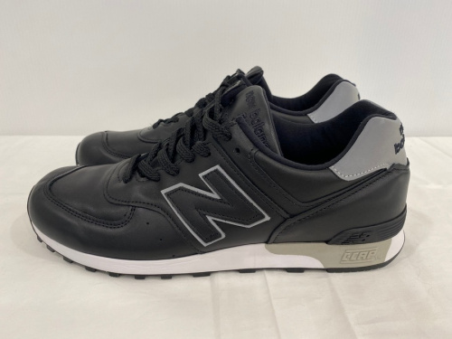 ニューバランスのローカットスニーカー