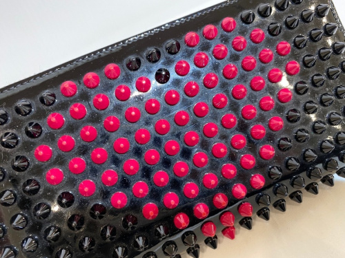 ラグジュアリーブランドのChristian Louboutin