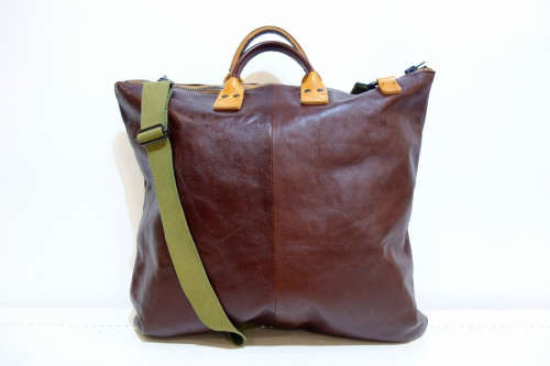 バズリクソンズのヘルメットショルダーバッグ