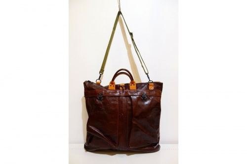 ヘルメットショルダーバッグのメンズ