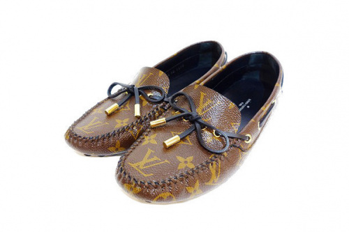 LOUIS VUITTON  のルイ ヴィトン