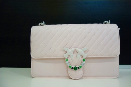 インポートブランドのPINKO