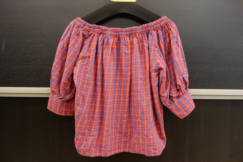 柄ブラウスのレディース