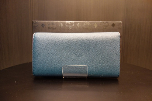 エムシーエムの二つ折りウォレット