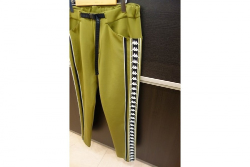 トラックパンツのメンズ