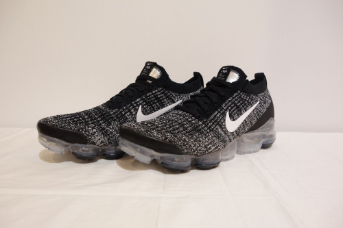ナイキのAIR VAPORMAX FLYKNIT