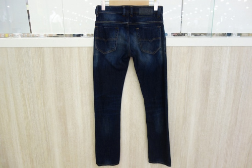 ディーゼルのストレートデニム