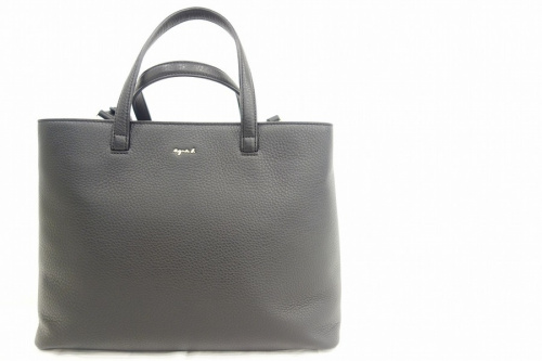 キャリアファッションのagnes b