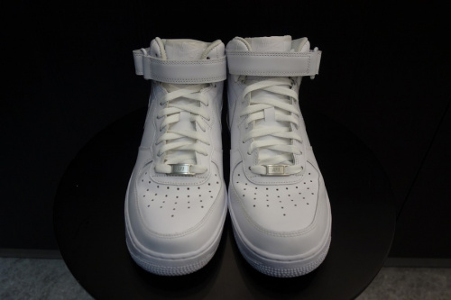 ナイキのハイカットスニーカー