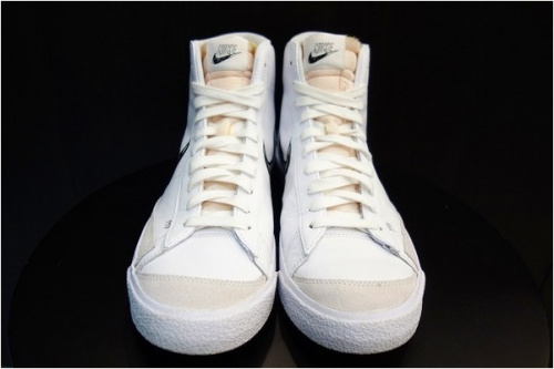 ナイキのハイカットスニーカー