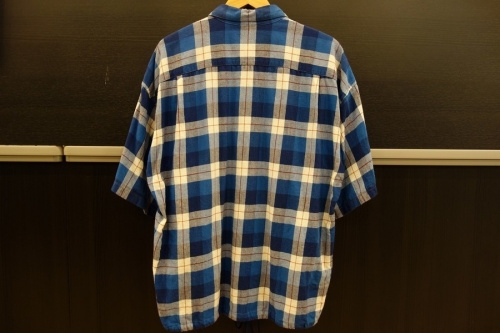 モンキータイムのスナップボタンチェックシャツ