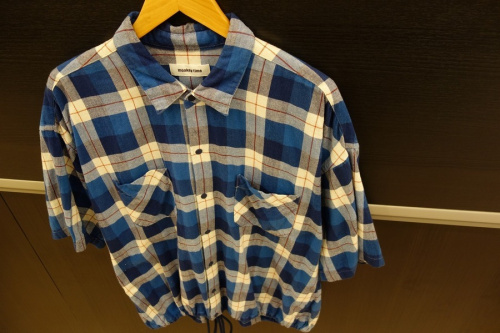 スナップボタンチェックシャツのメンズ