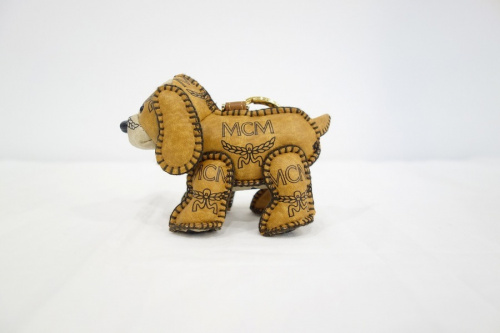 エムシーエムのドッグモチーフキーホルダー