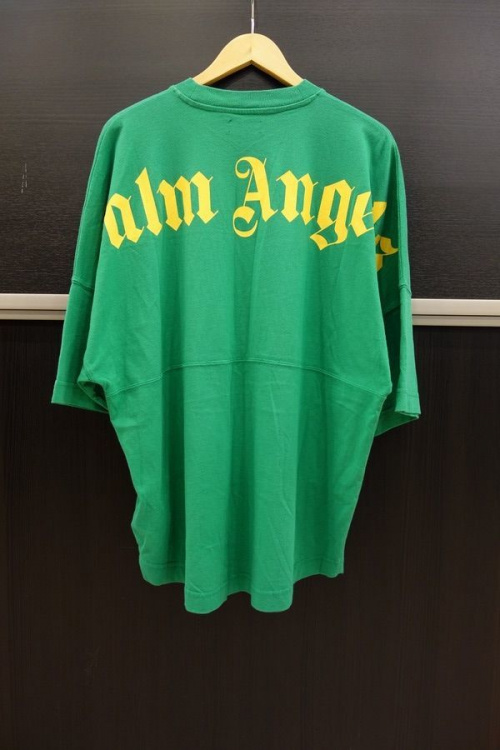 オーバーサイズロゴTシャツのメンズ