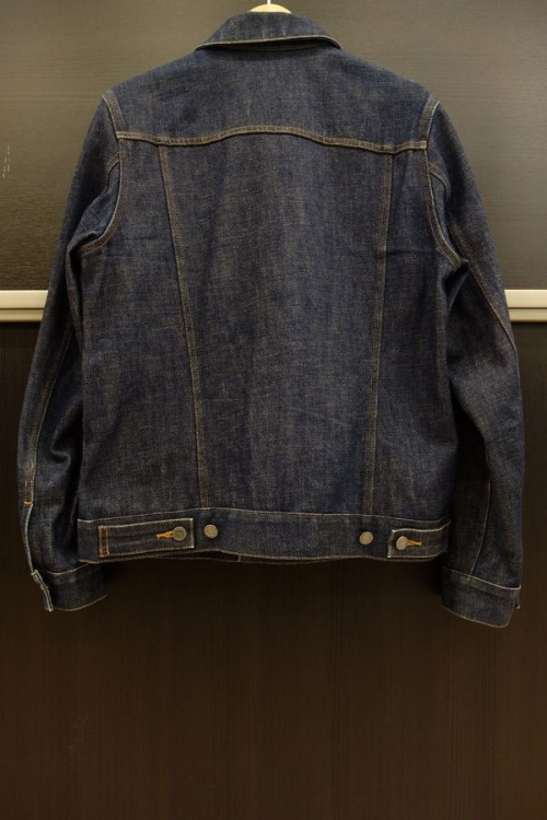 アーペーセーのデニムジャケット