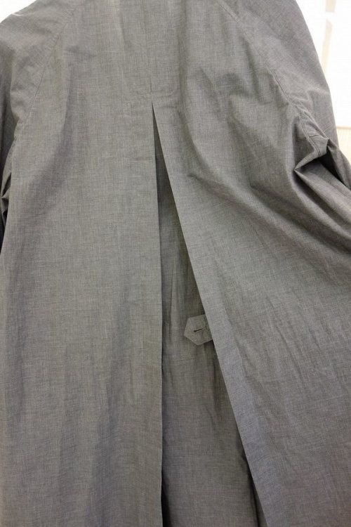 バックプリーツステンカラーコートのレディース