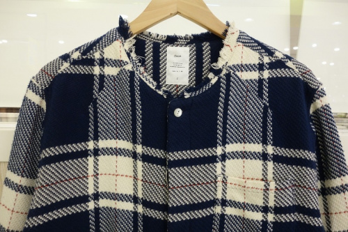 ノーカラーシャツのメンズ