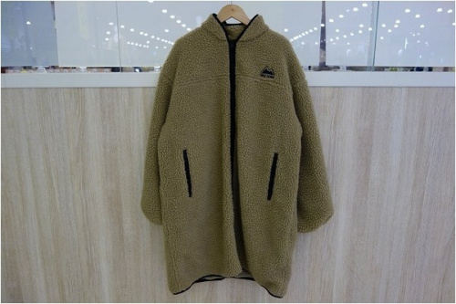 ファーストダウンのボアジャケット