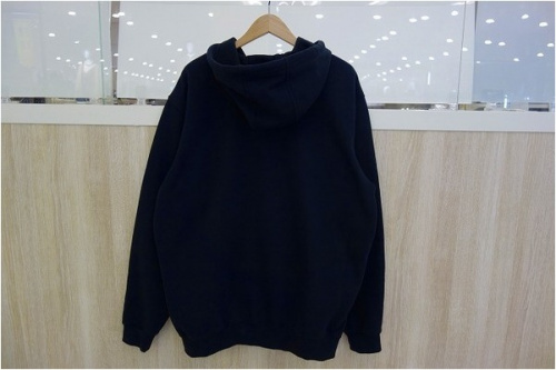 カーハートのジップパーカー