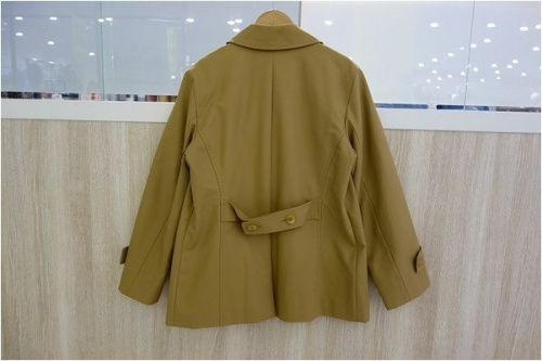 バーバリーロンドンのステッチショートコート