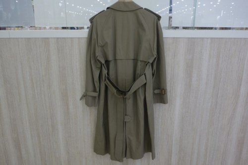 アクアスキュータムのトレンチコート