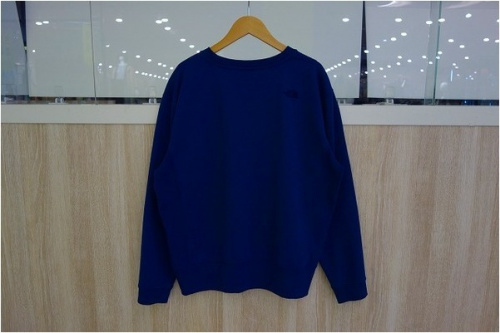 ロゴスウェットのレディース