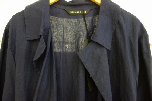 ミズイロインドのリネン混ガウンコート