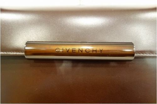 ジバンシーのレザーハンドバッグ