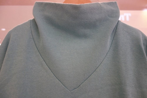 ロクビューティアンドユースのプルオーバーカットソー