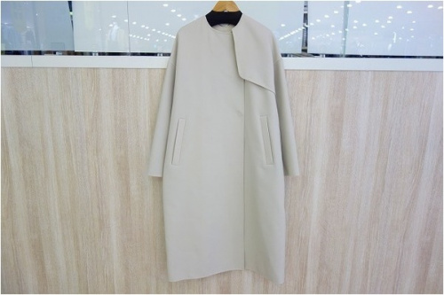 ESSEN LAUTREAMONTのエッセン ロートレアモン