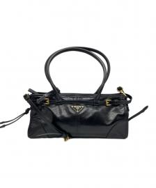 【PRADA / プラダ】ボニー ミディアム レザー ハンドバッグ | ミニマルな美学と実用性を兼ね備えた「大人の相棒」