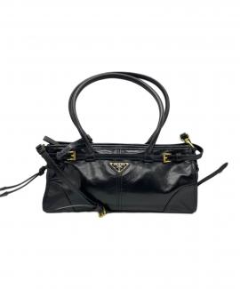 「ラグジュアリーブランドのPRADA 」