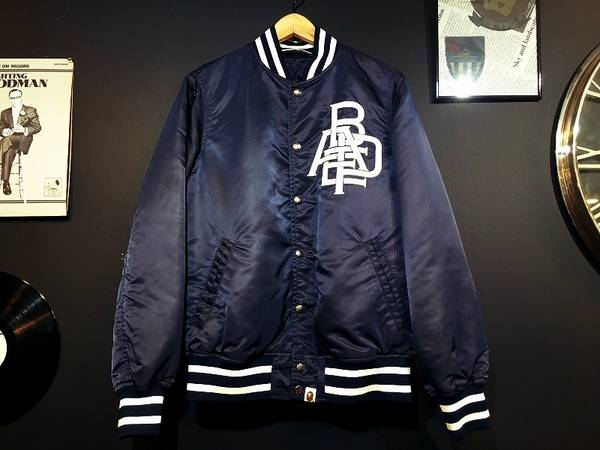 エイプorラージ？、、A BATHING APEとX-LARGEのヘビーアウター入荷
