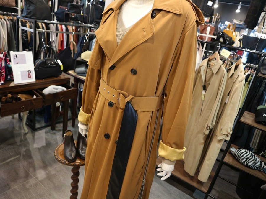 TOGA PULLA/トーガ プルラ】少しの違いで差がつく大人トレンチコート