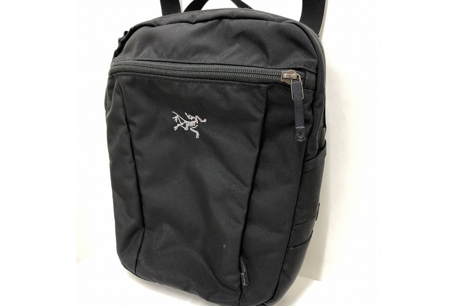 Arc'teryx ブラック ショルダーバッグh ARC'TERYX / Heliad Crossbody（ショルダーバッグ）｜ARC'TERYX
