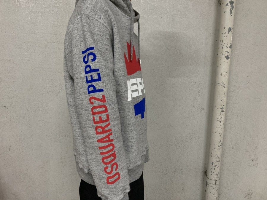 【保存版】 DSQUARED2/ディースクエアード】よりペプシフーデッドスウェット トップス