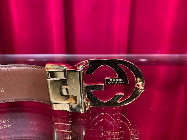 GUCCI インターロッキングGベルト レッド 大人気 GUCCI/グッチ】よりインターロッキングGバックルレザーベルトが
