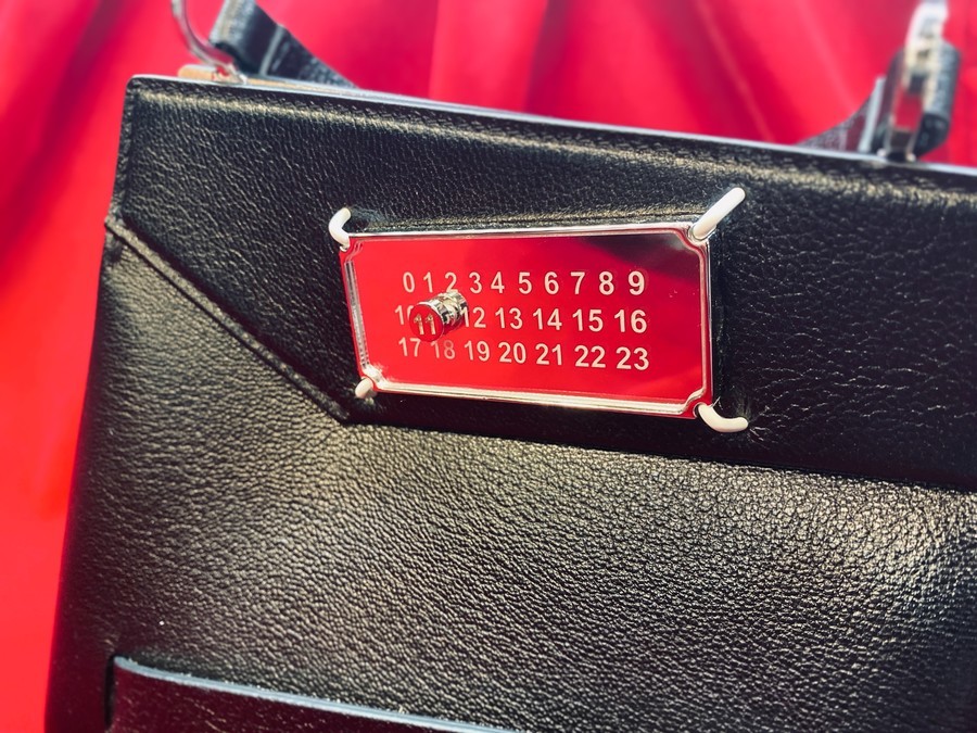 人気ハイブランド【Martin Margiela 11/マルタンマルジェラ11】より 