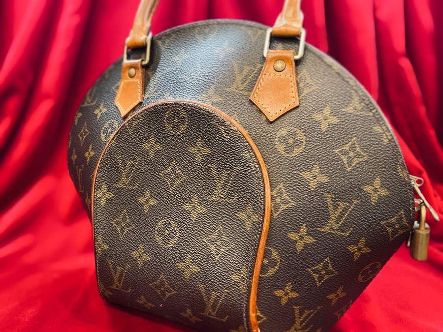 有名ブランド【LOUIS VUITTON/ルイ ヴィトン】よりエリプスMM(M51126 