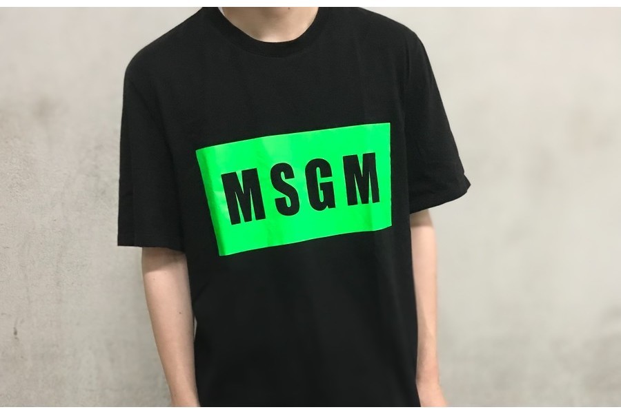 人気ブランド【MSGM/エムエスジーエム】よりボックスロゴTシャツ