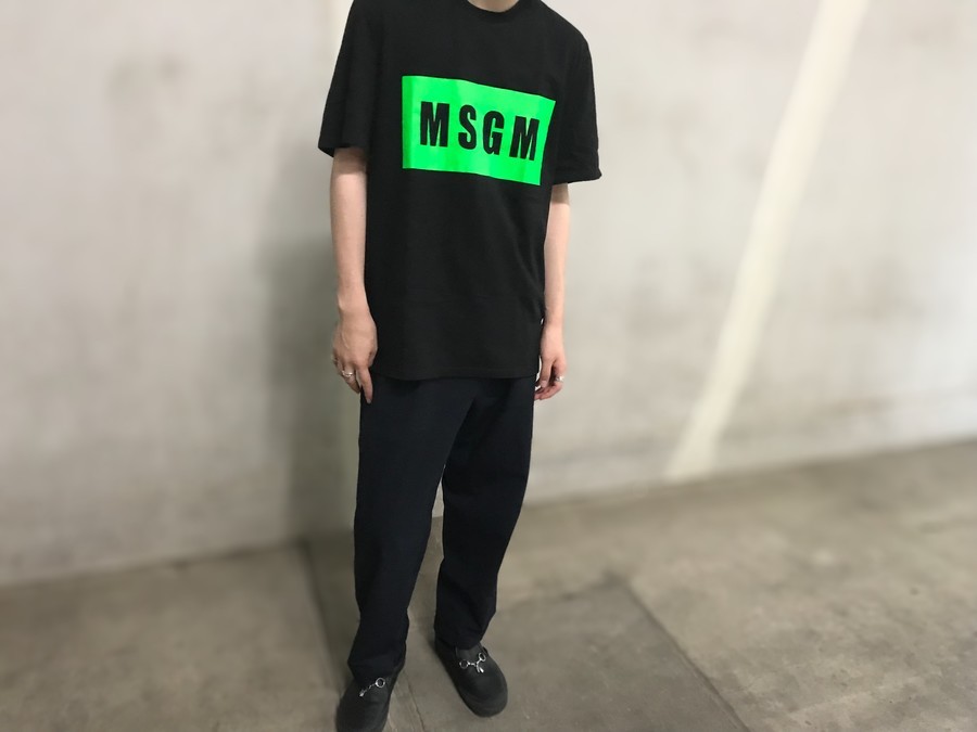 人気ブランド【MSGM/エムエスジーエム】よりボックスロゴTシャツ