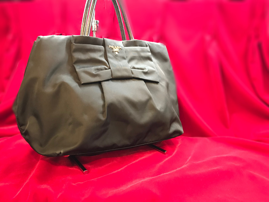 有名ブランド【PRADA/プラダ】よりリボンナイロンハンドバッグ(BN1601
