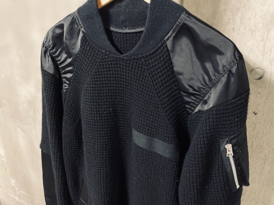 有名ブランド【sacai/サカイ】よりMA-1インサートプルオーバー 有名ブランド【sacai/サカイ】よりMA-1インサートプルオーバー