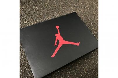 「スニーカーのNIKE AIR JORDAN 」