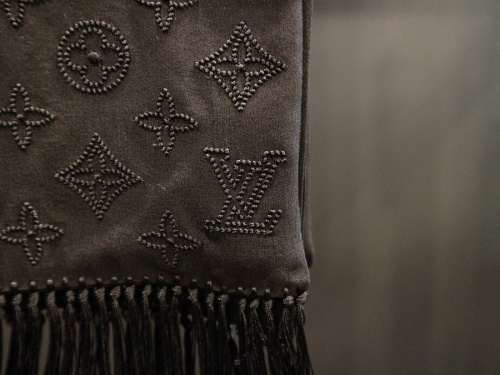 LOUIS VUITTON /ルイヴィトン】モノグラム刺繍フリンジストール