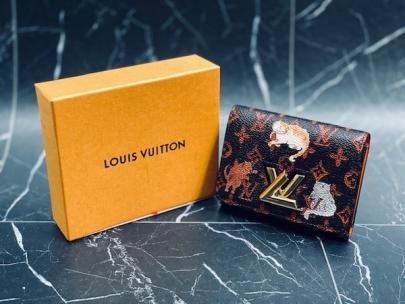 「ラグジュアリーブランドのLOUIS VUITTON 　 」